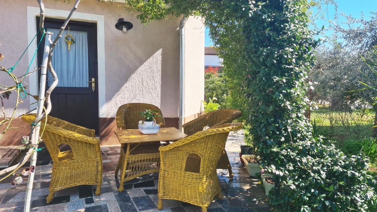 Apartman Kos Rosini エクステリア 写真
